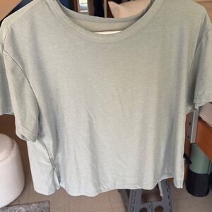 Old Navy Light Gray Short Sleeve Tee